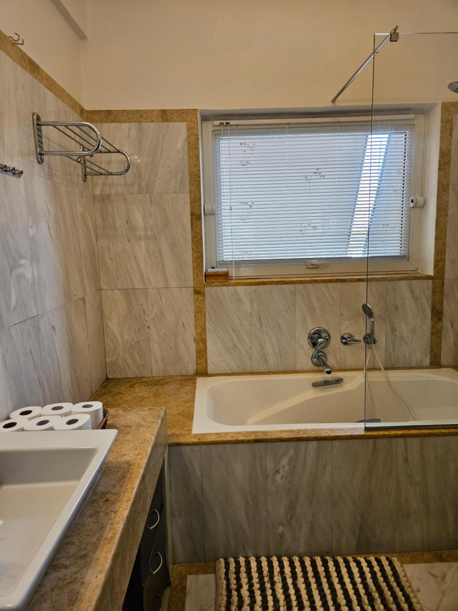 3 Bedder Condo In Ilisia, Megaro Mousikis Atina Dış mekan fotoğraf